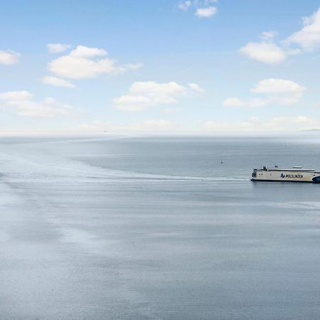 Endless Ocean Views With Private Balcony Apartment Aarhus Exterior photo