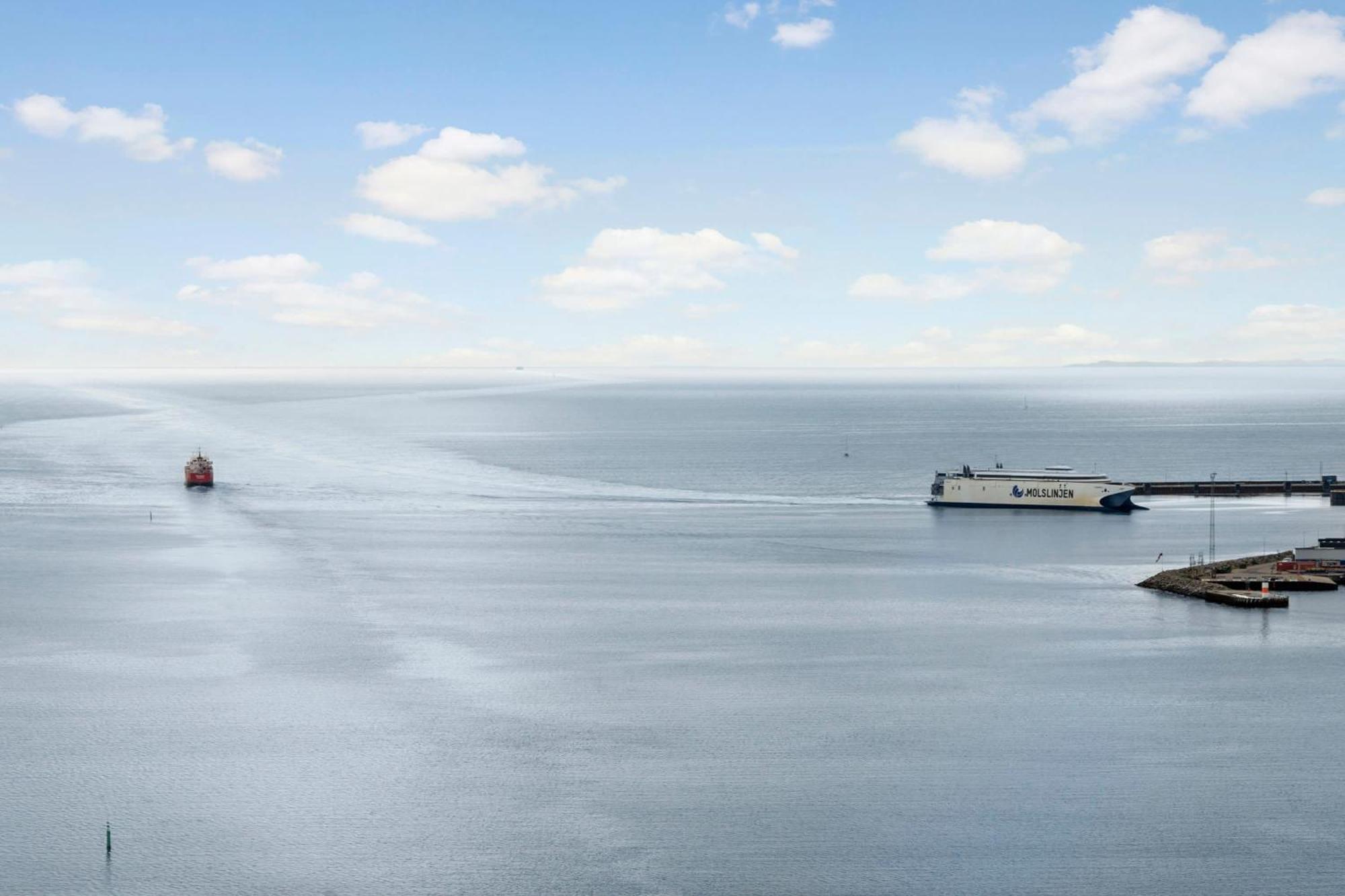 Endless Ocean Views With Private Balcony Apartment Aarhus Exterior photo
